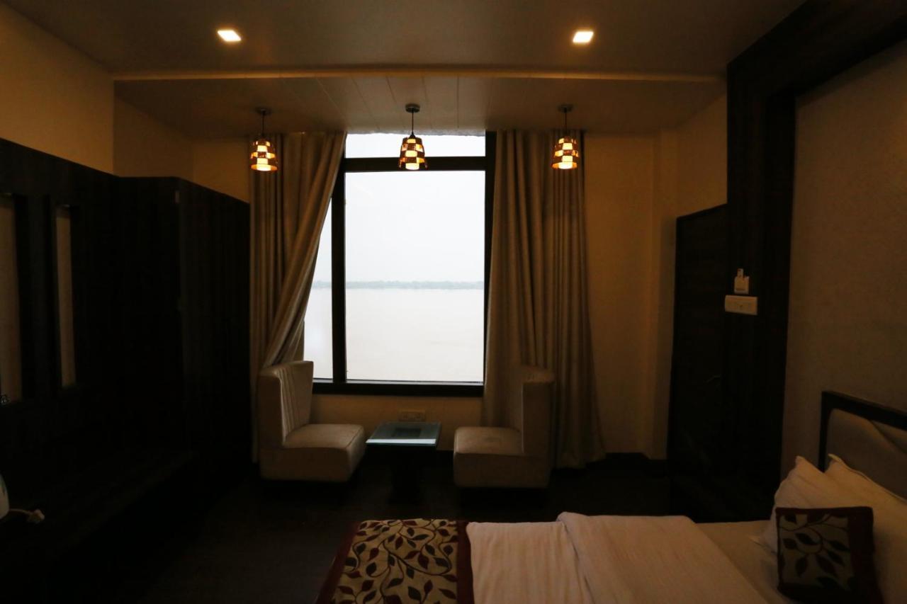 A Palace On River Varanasi Exterior foto