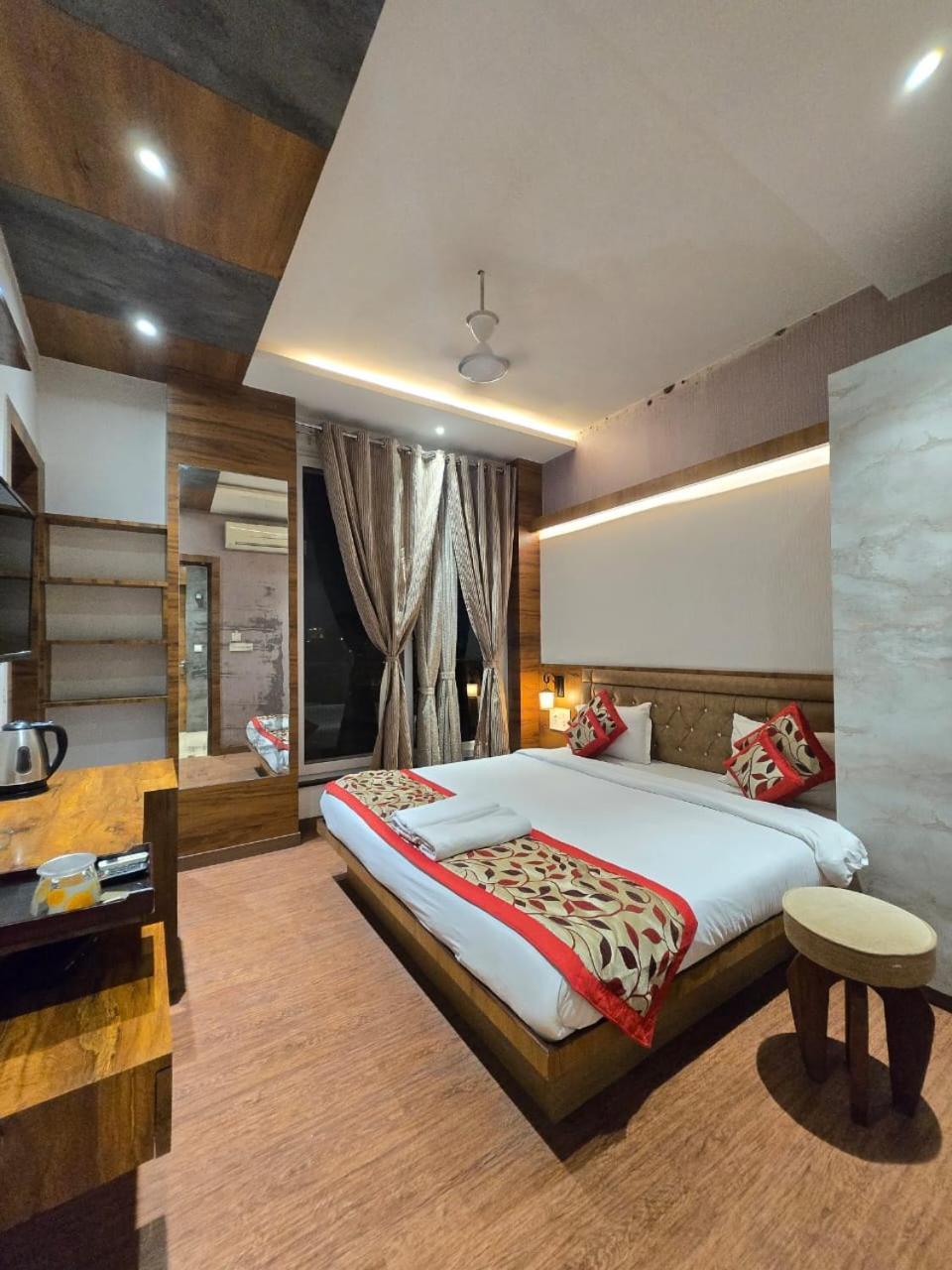 A Palace On River Varanasi Exterior foto